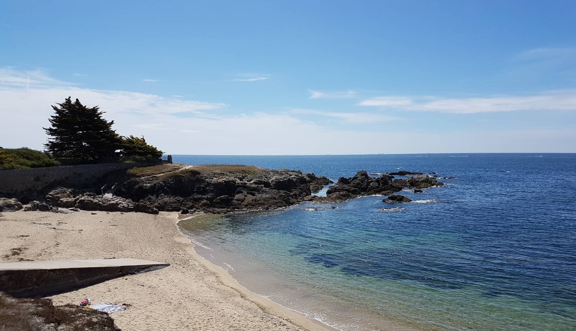 Une crique de sable fin à quelques minutes à pied de la maison